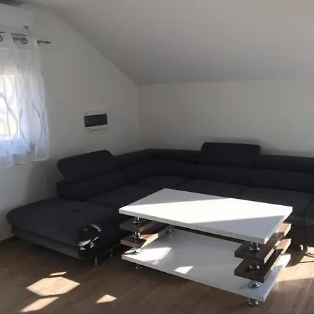 Lucienne Apartment