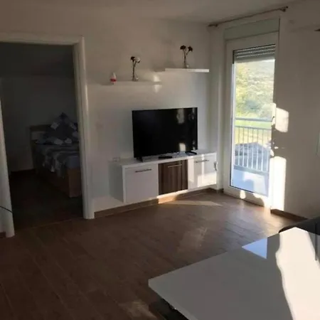 Lucienne Apartment *
